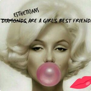 Meet your Posher, Monique